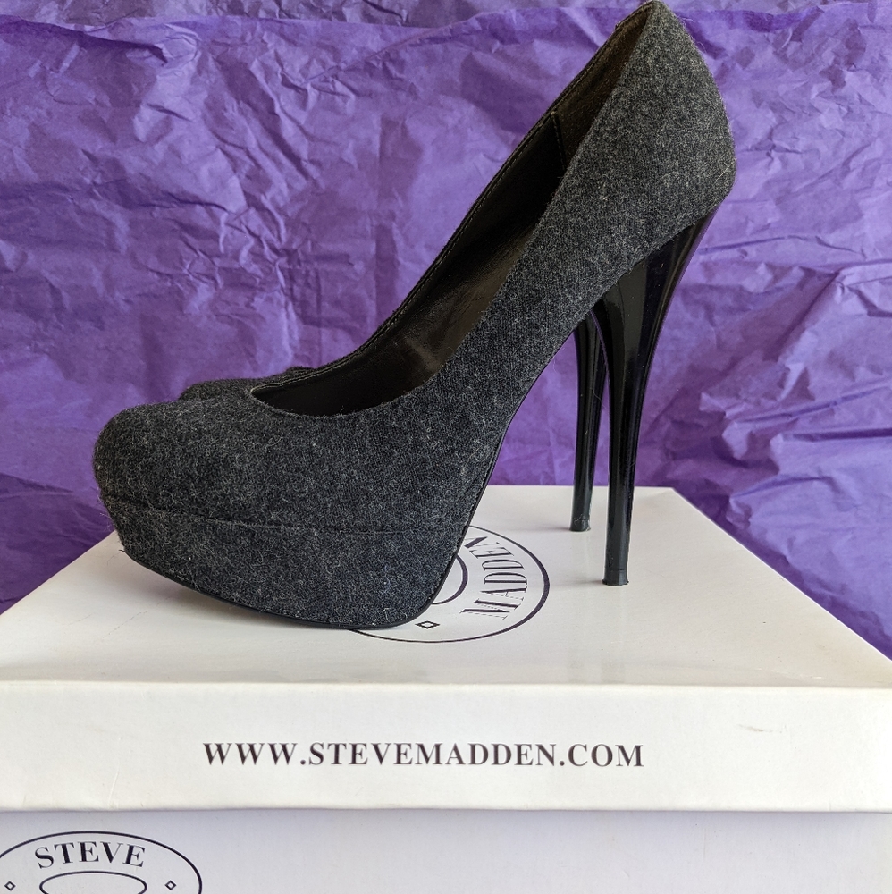 Steve Madden Caryssa Platform Pump- Grey Flannel